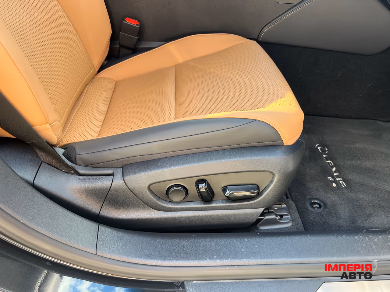 Lexus ES - фото 19