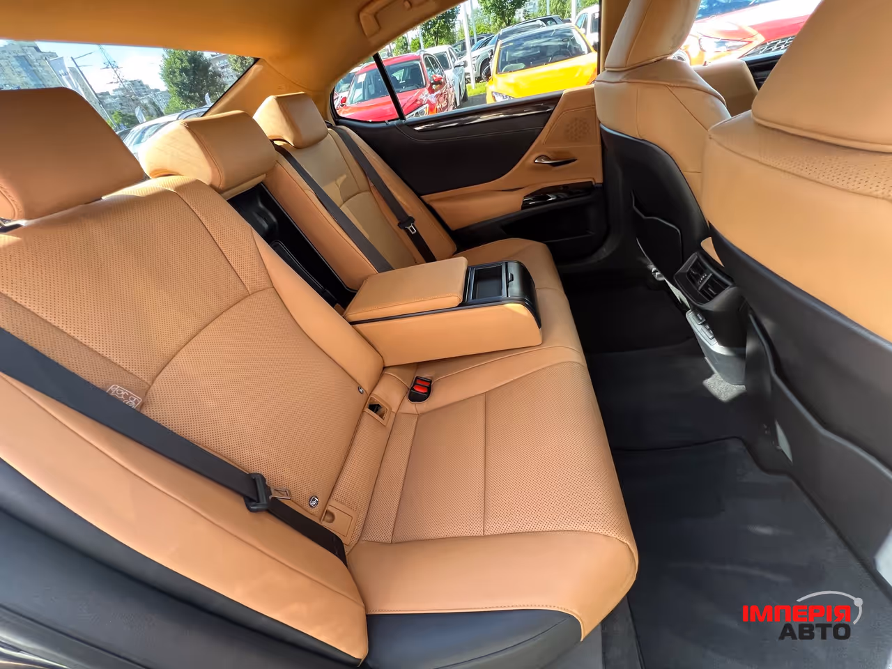 Lexus ES - фото 13