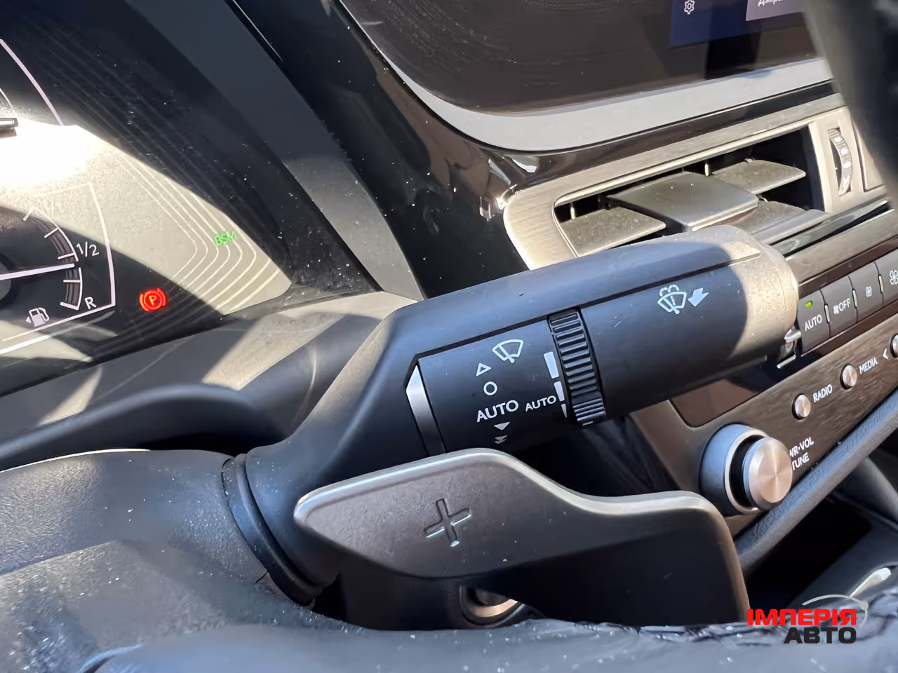 Lexus ES - фото 32