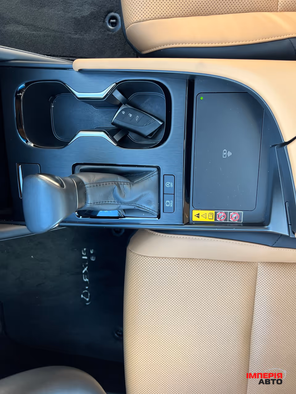 Lexus ES - фото 24