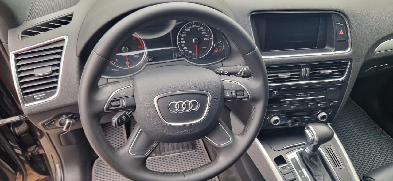 Audi Q5 - фото 11