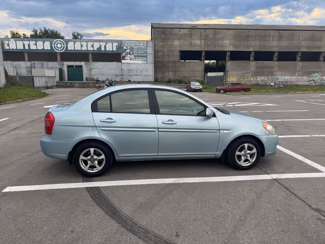 Hyundai Accent - фото 4