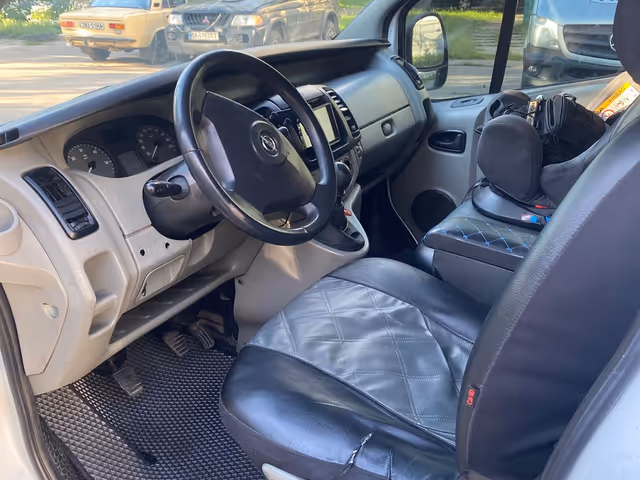 Opel Vivaro - фото 2