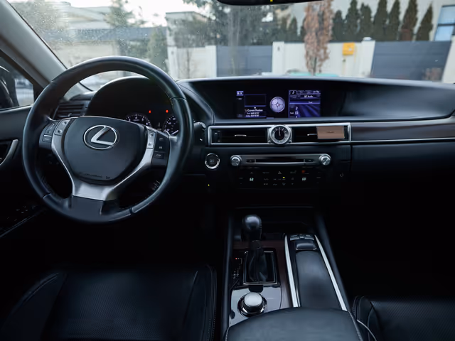 Lexus GS - фото 3