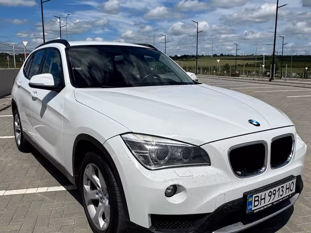 BMW X1 - фото 1