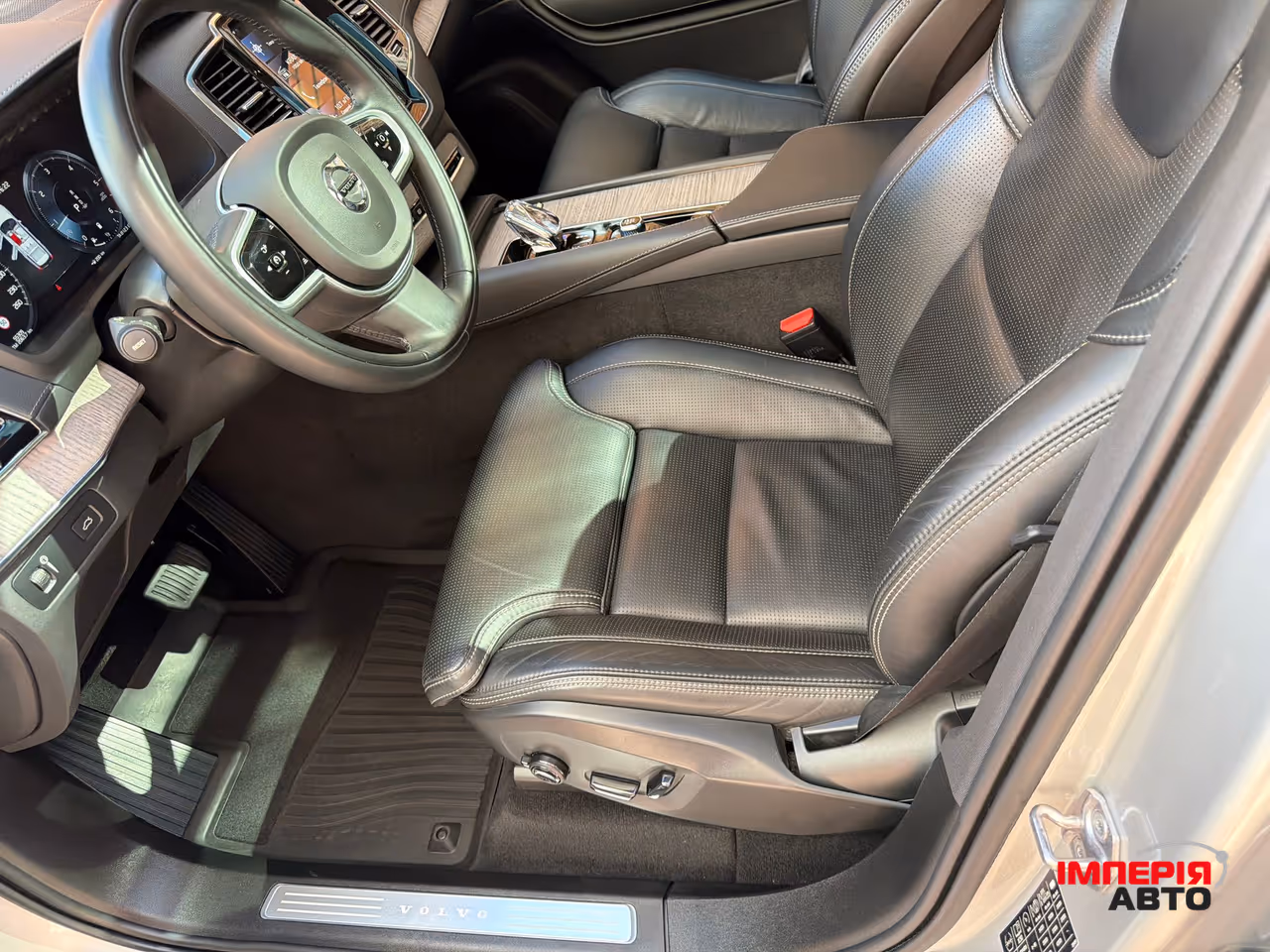 Volvo XC90 - фото 16