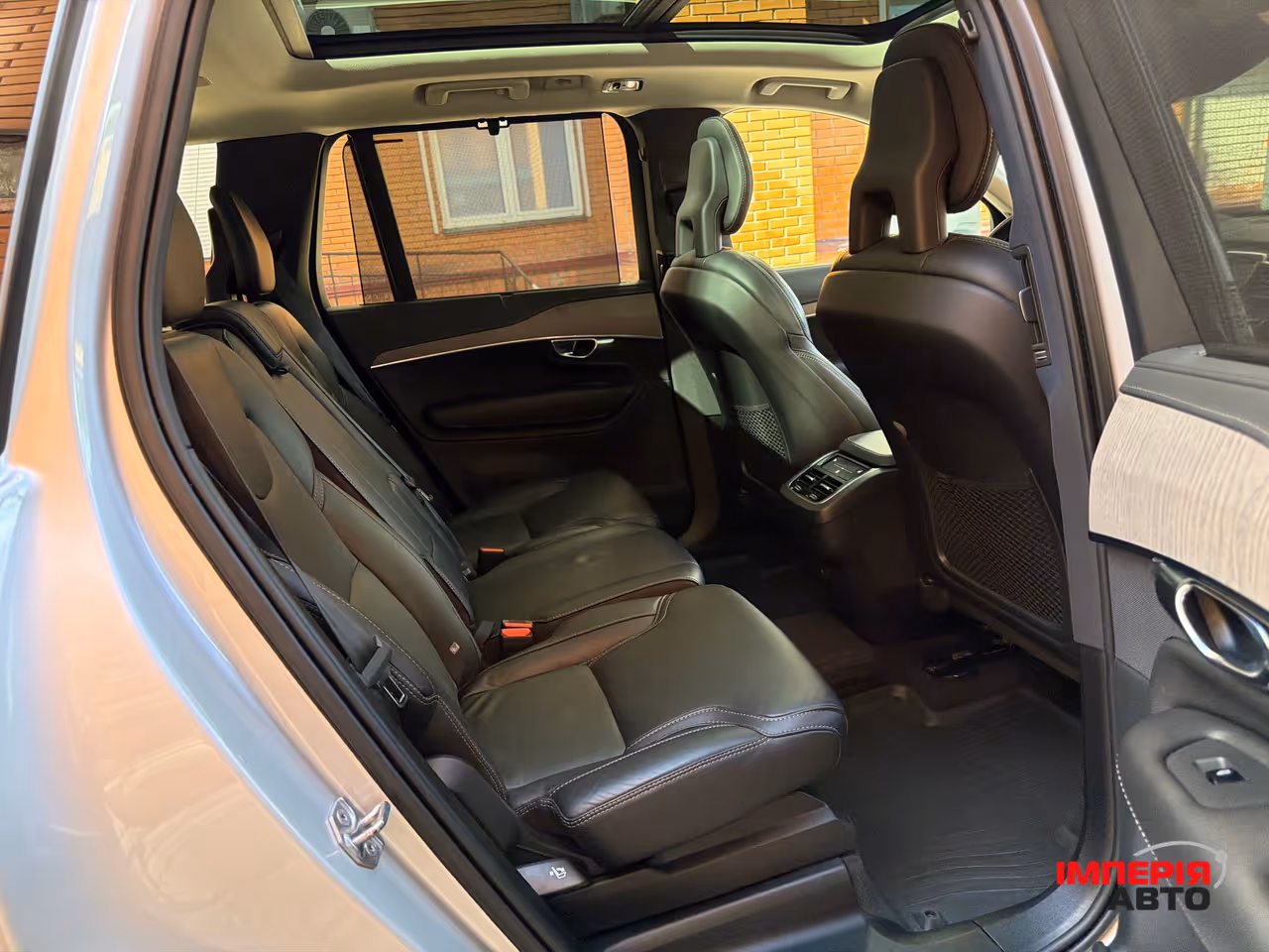 Volvo XC90 - фото 21