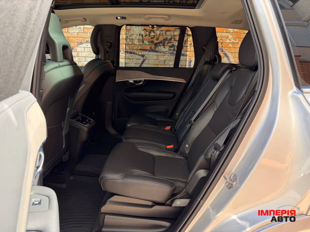 Volvo XC90 - фото 18