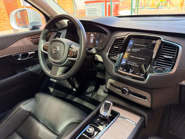 Volvo XC90 - фото 3