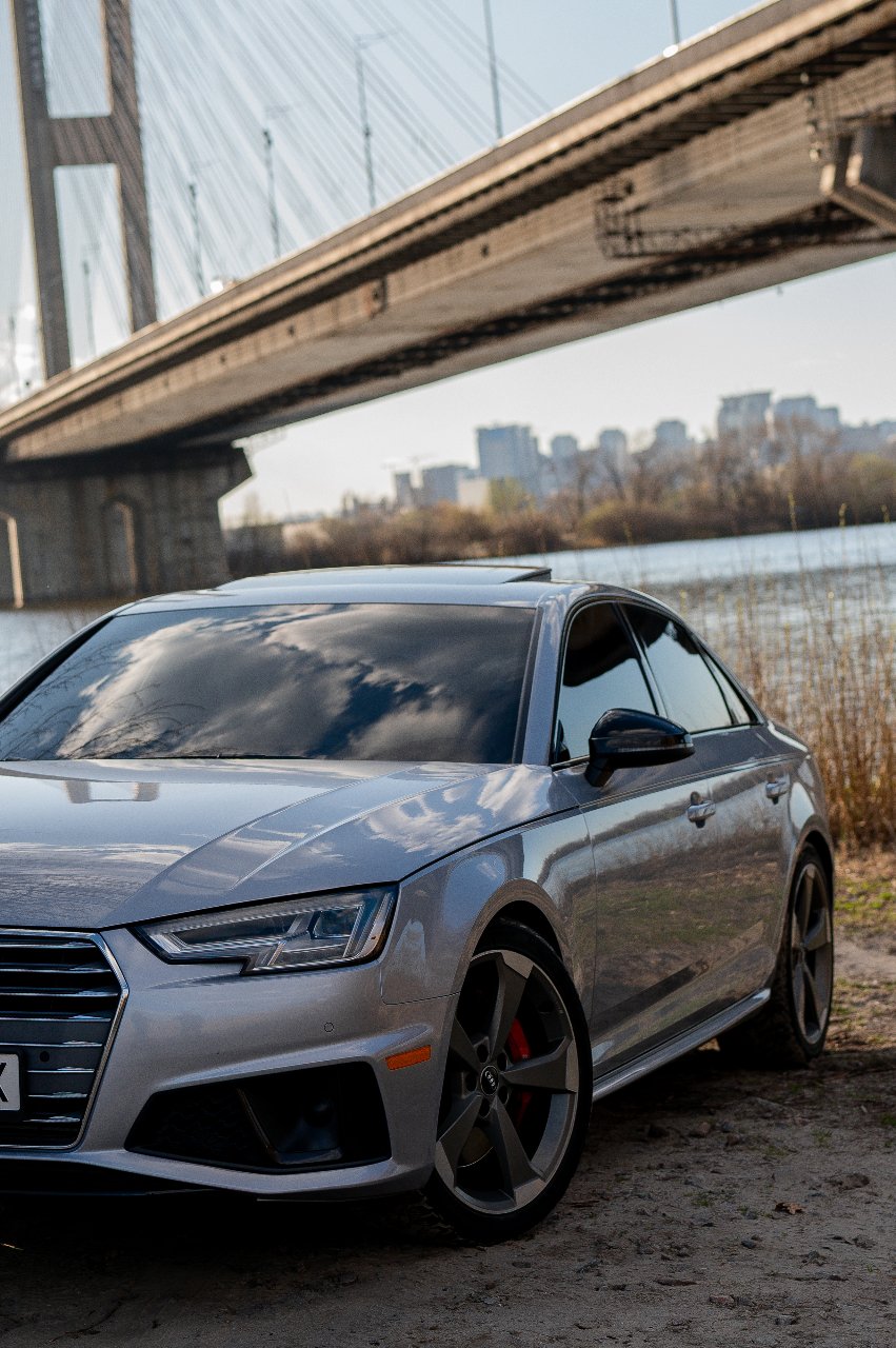 Audi S4 - фото 12