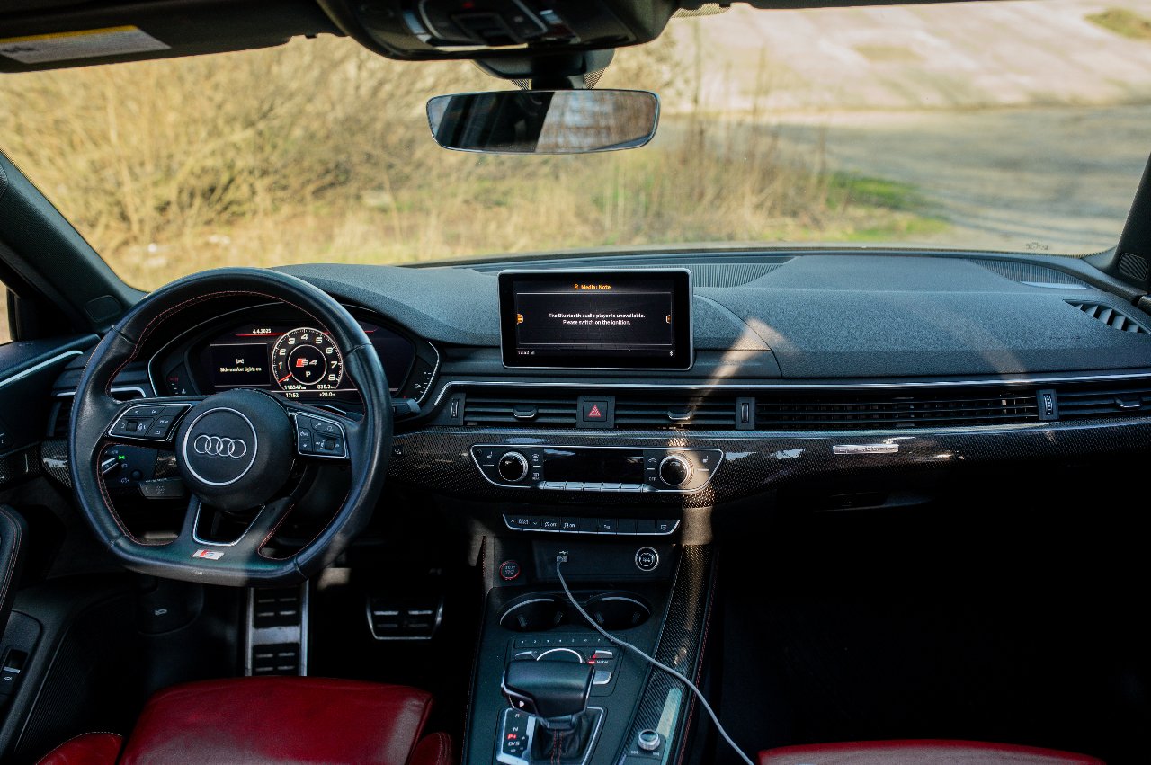 Audi S4 - фото 8