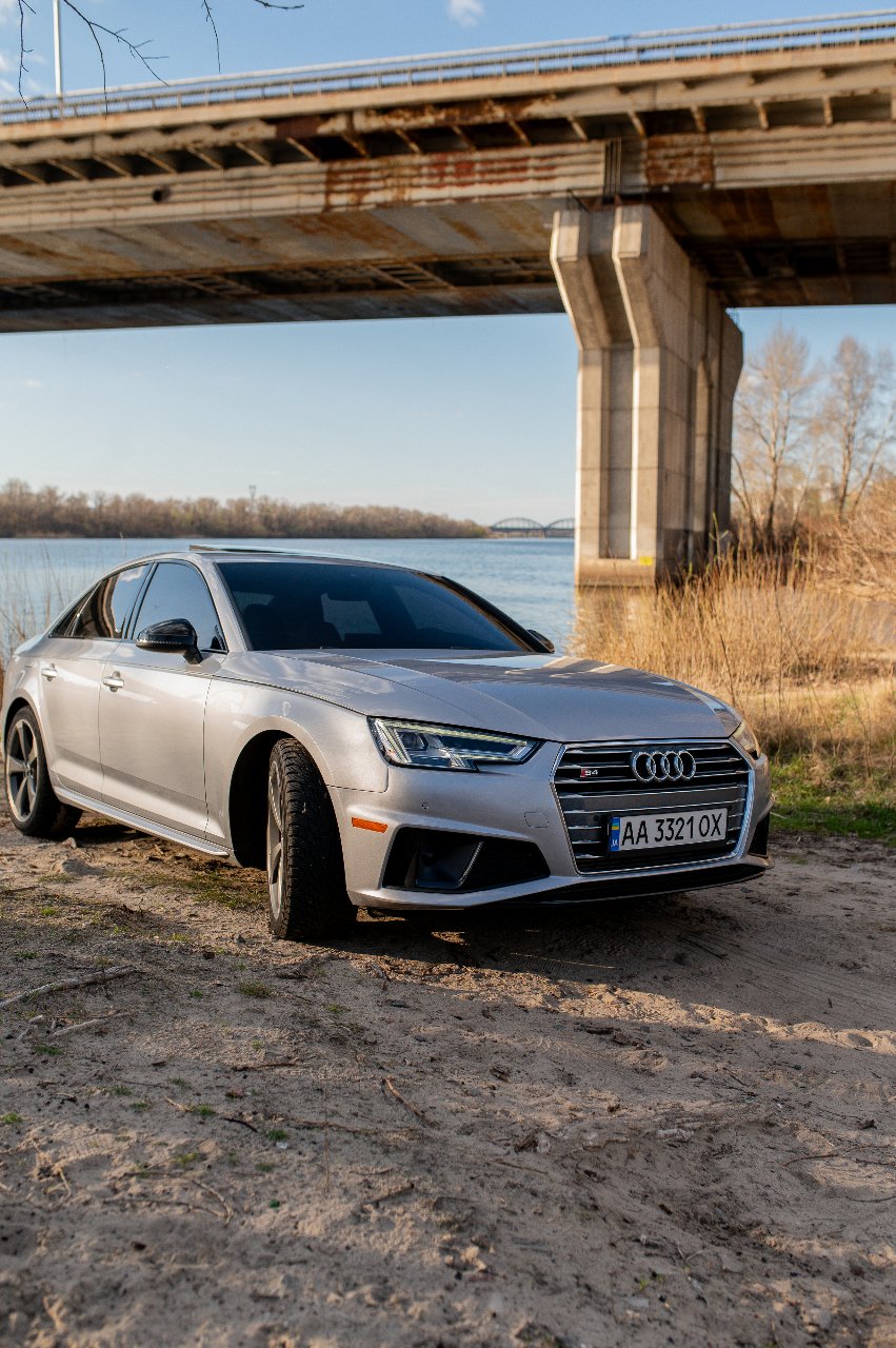 Audi S4 - фото 16