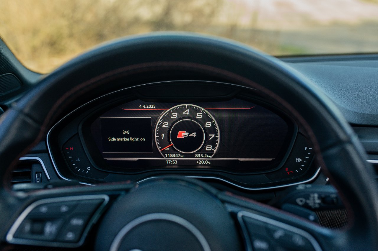 Audi S4 - фото 13