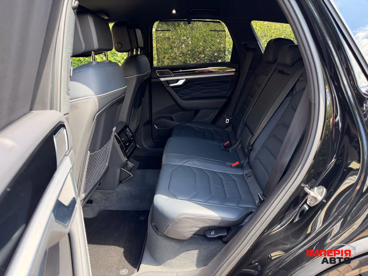 Volkswagen Touareg - фото 18