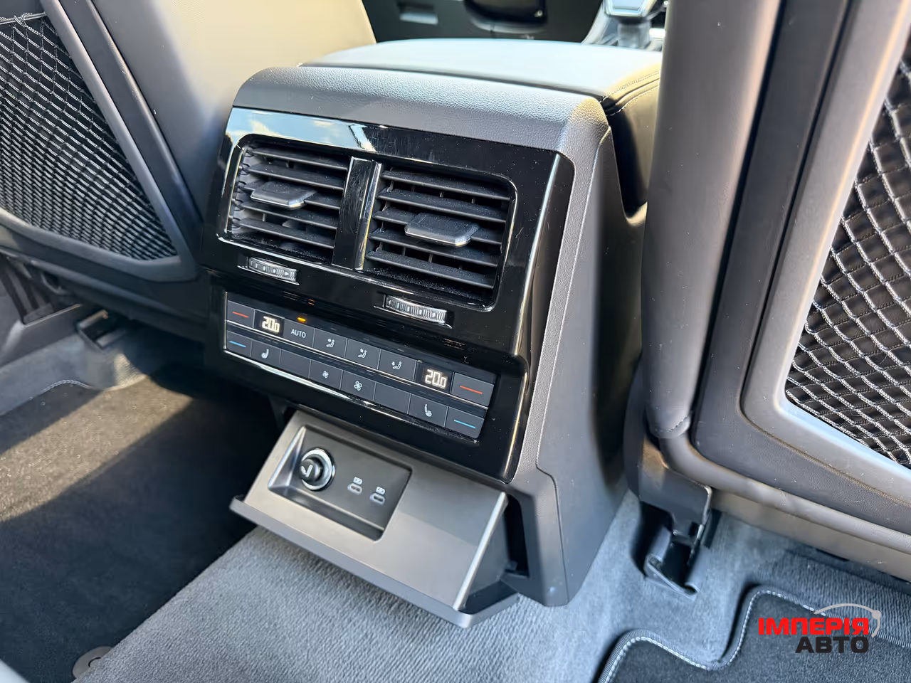 Volkswagen Touareg - фото 21
