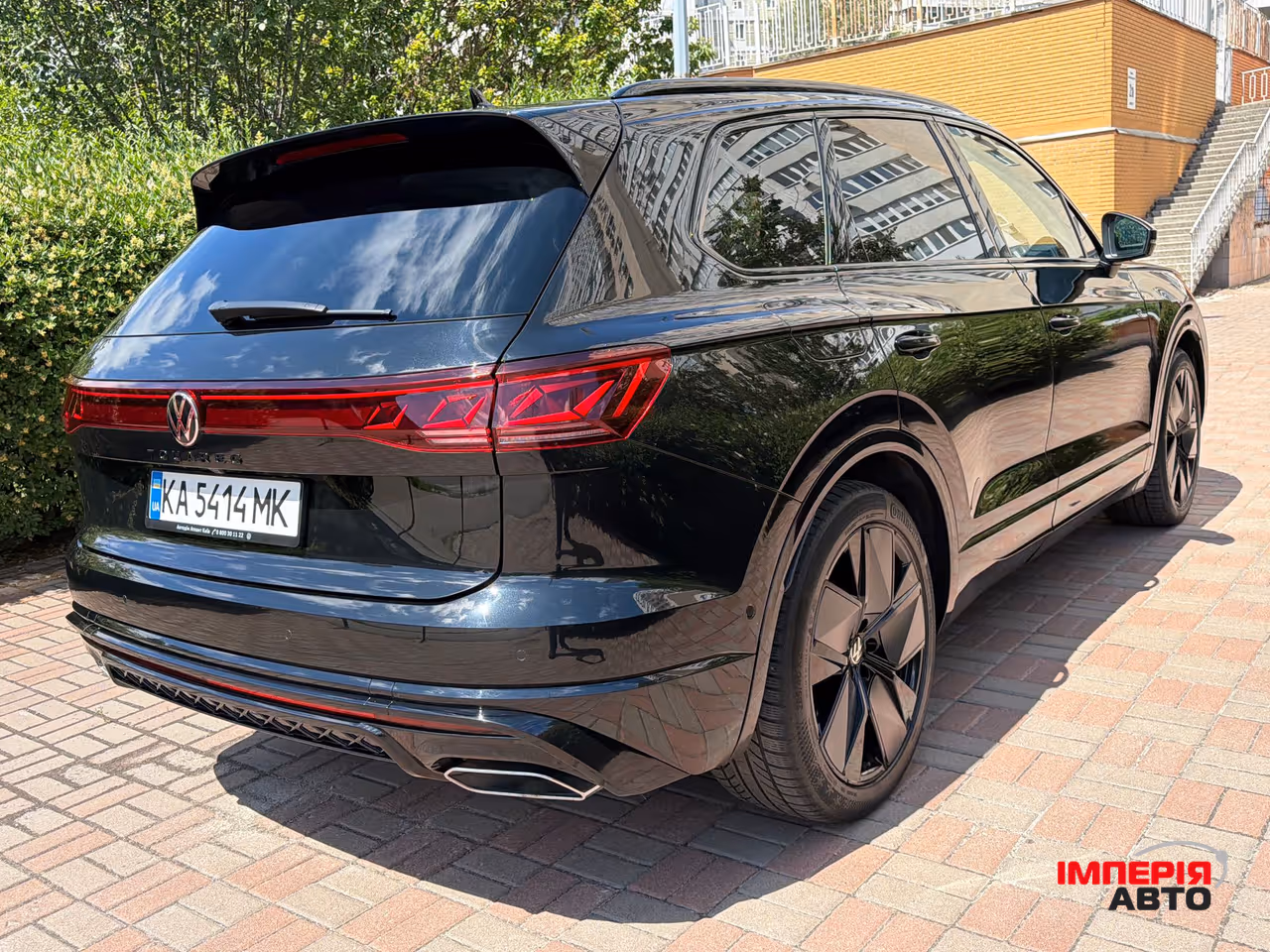 Volkswagen Touareg - фото 8