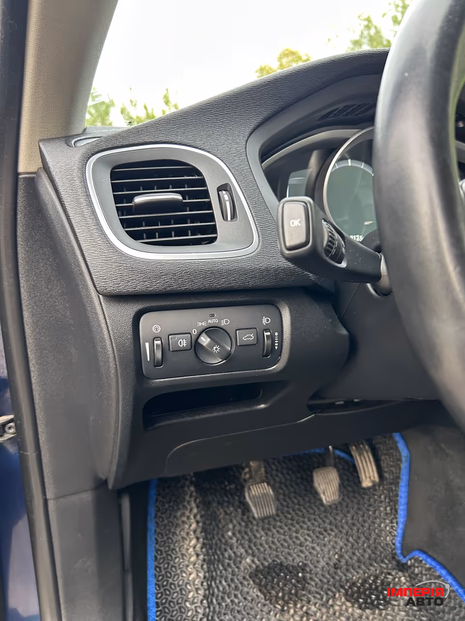 Volvo V40 - фото 13