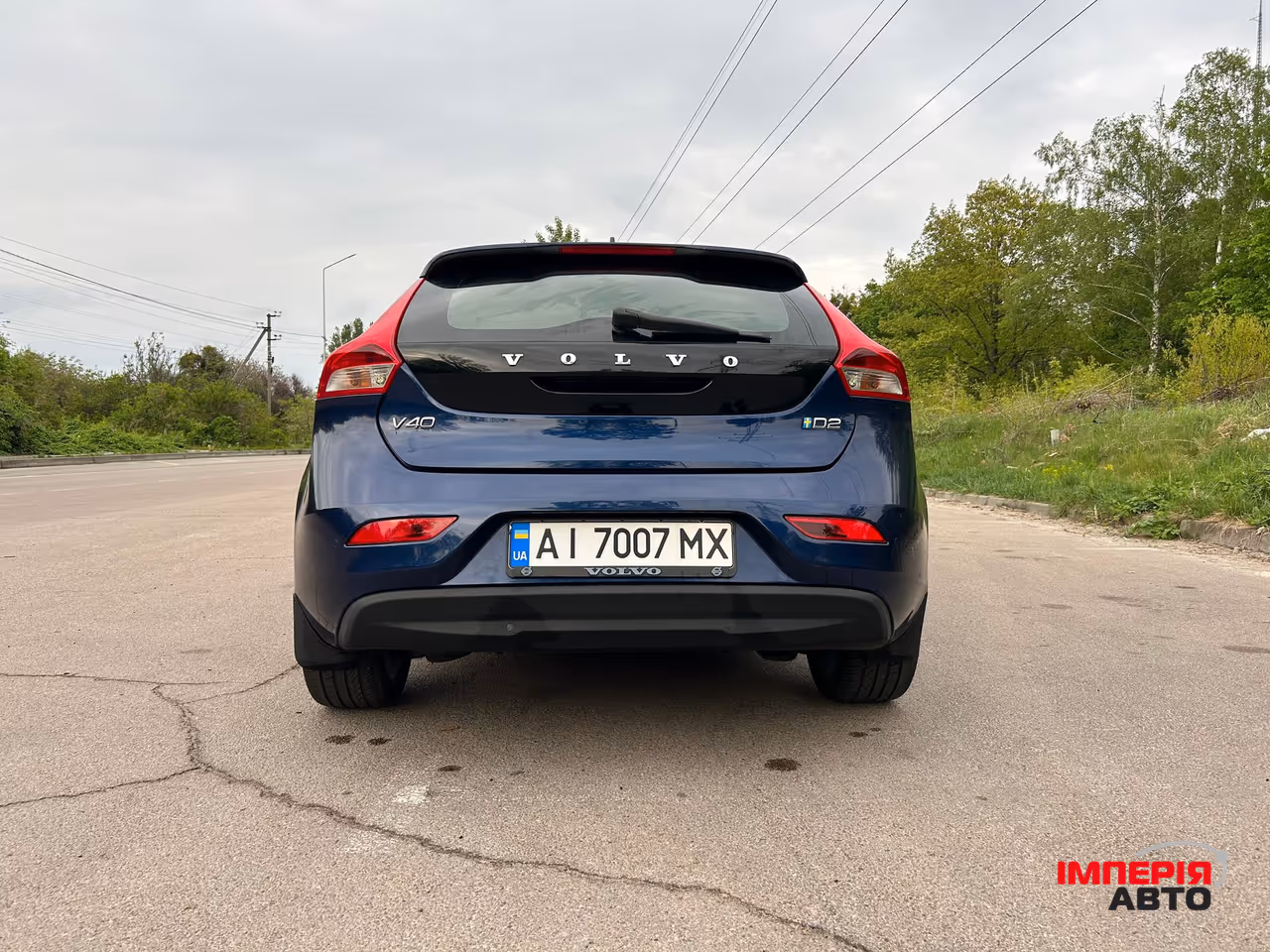 Volvo V40 - фото 5