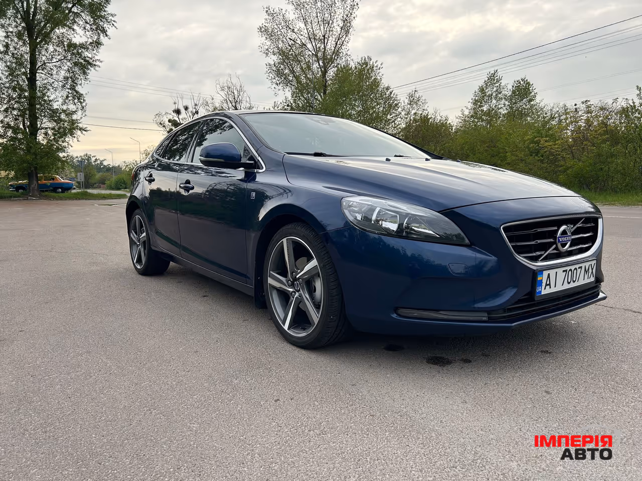 Volvo V40 - фото 8