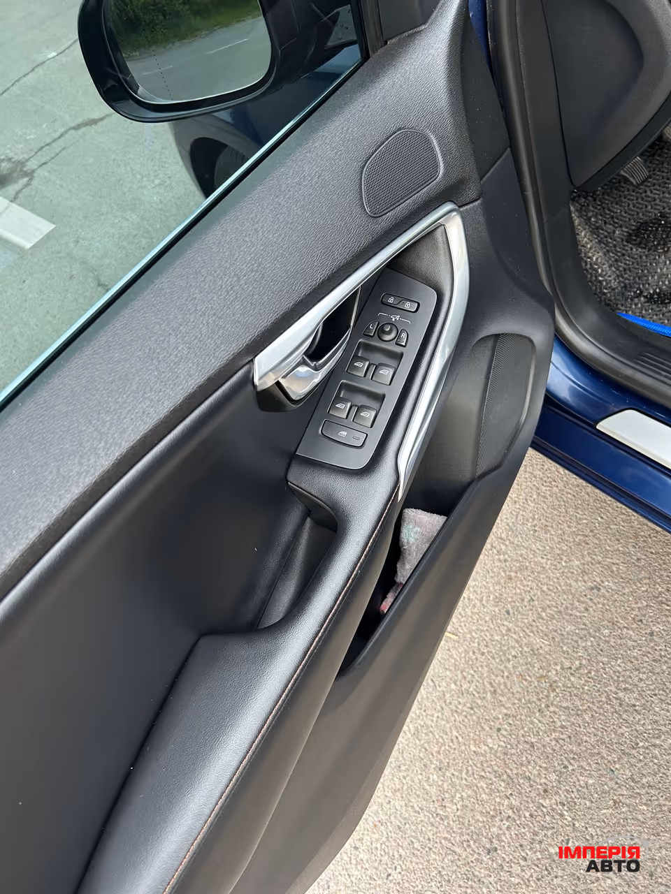 Volvo V40 - фото 12