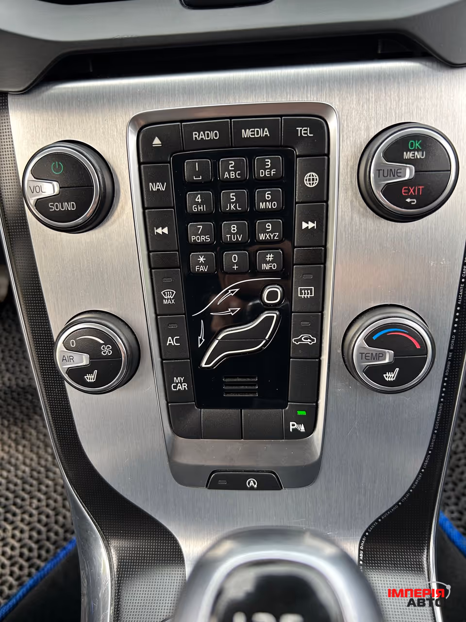 Volvo V40 - фото 24