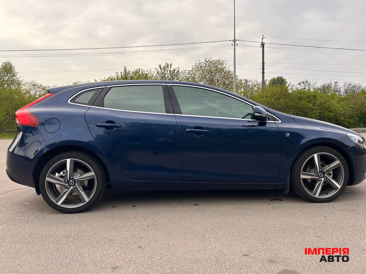 Volvo V40 - фото 7