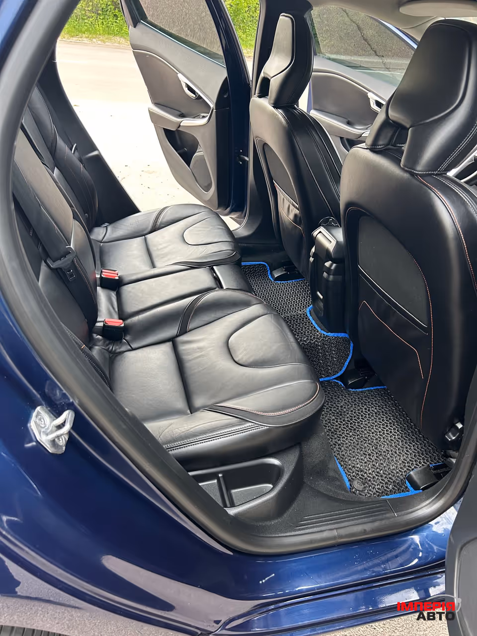 Volvo V40 - фото 17