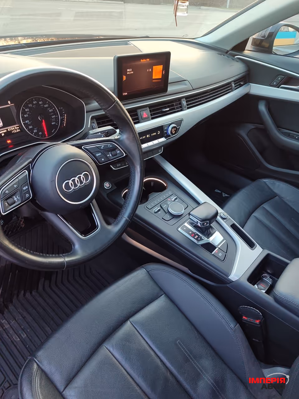 Audi A4 - фото 4