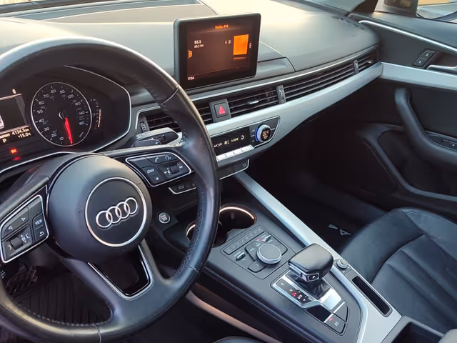 Audi A4 - фото 4