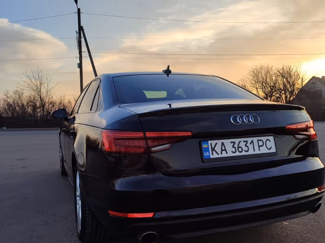 Audi A4 - фото 3