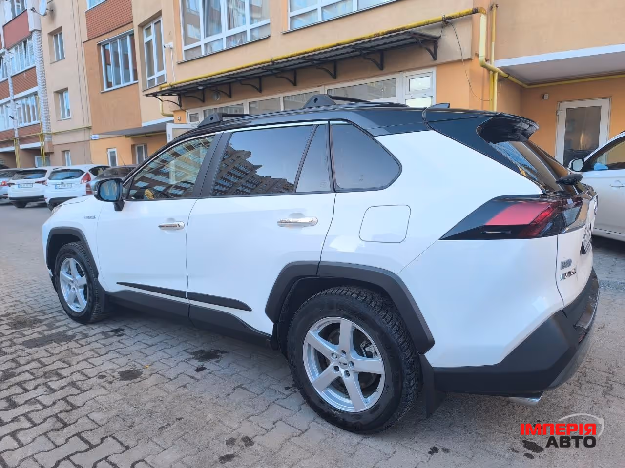 Toyota RAV4 - фото 6