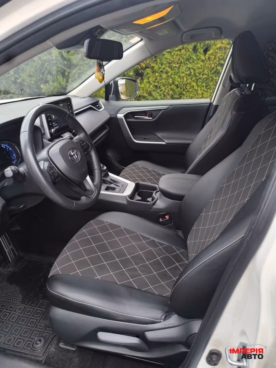 Toyota RAV4 - фото 10