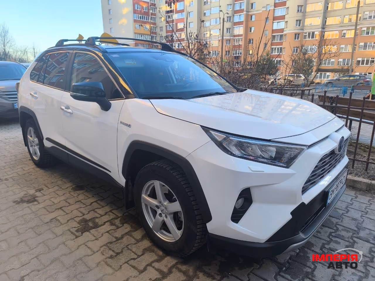 Toyota RAV4 - фото 3