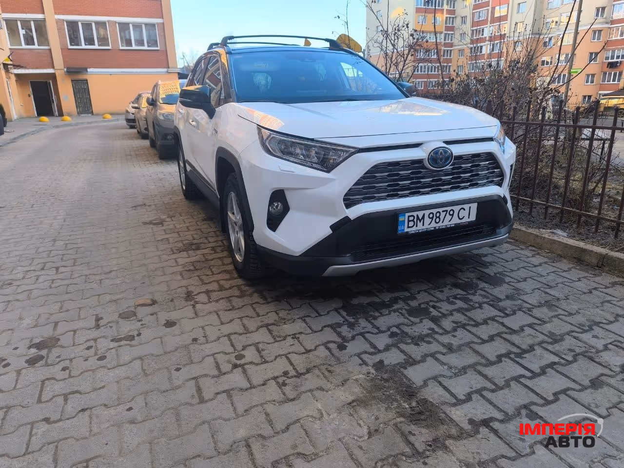 Toyota RAV4 - фото 2