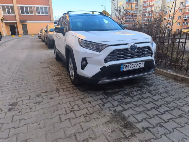 Toyota RAV4 - фото 2
