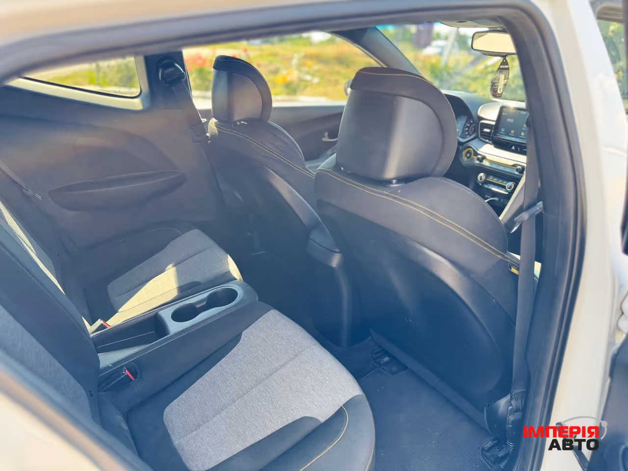Hyundai Veloster - фото 7