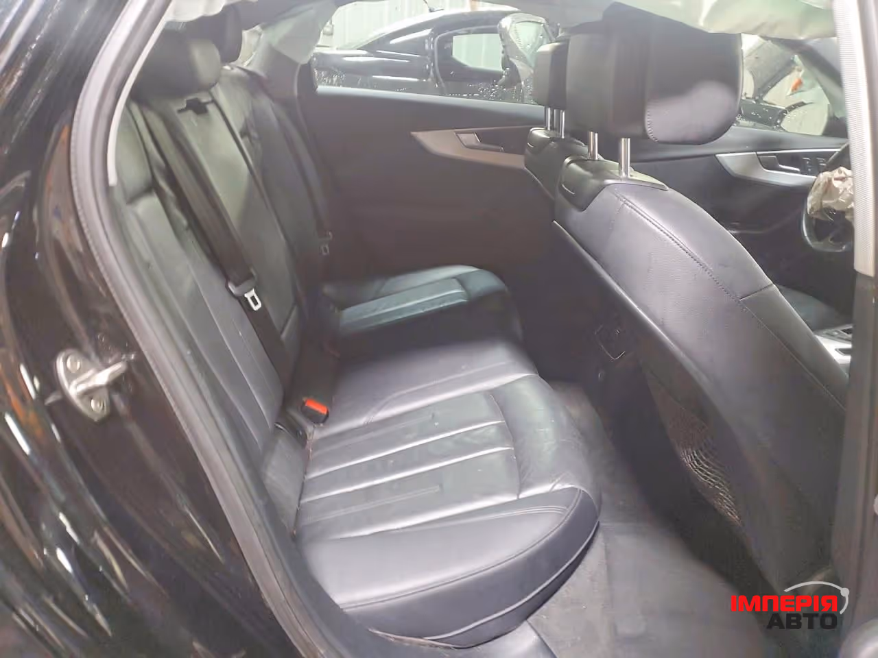 Audi A4 - фото 9