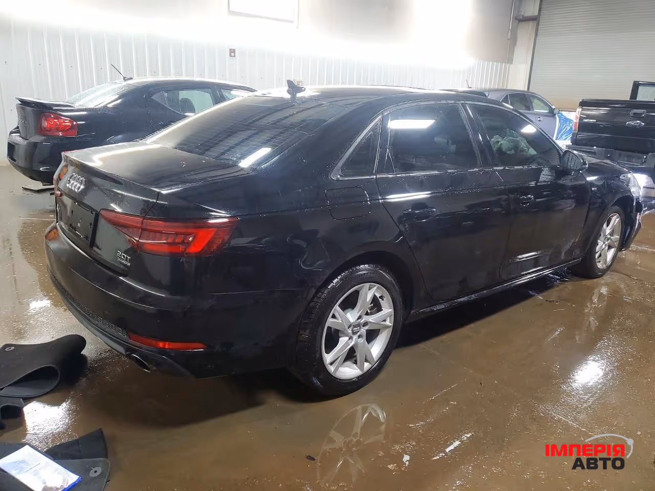 Audi A4 - фото 5