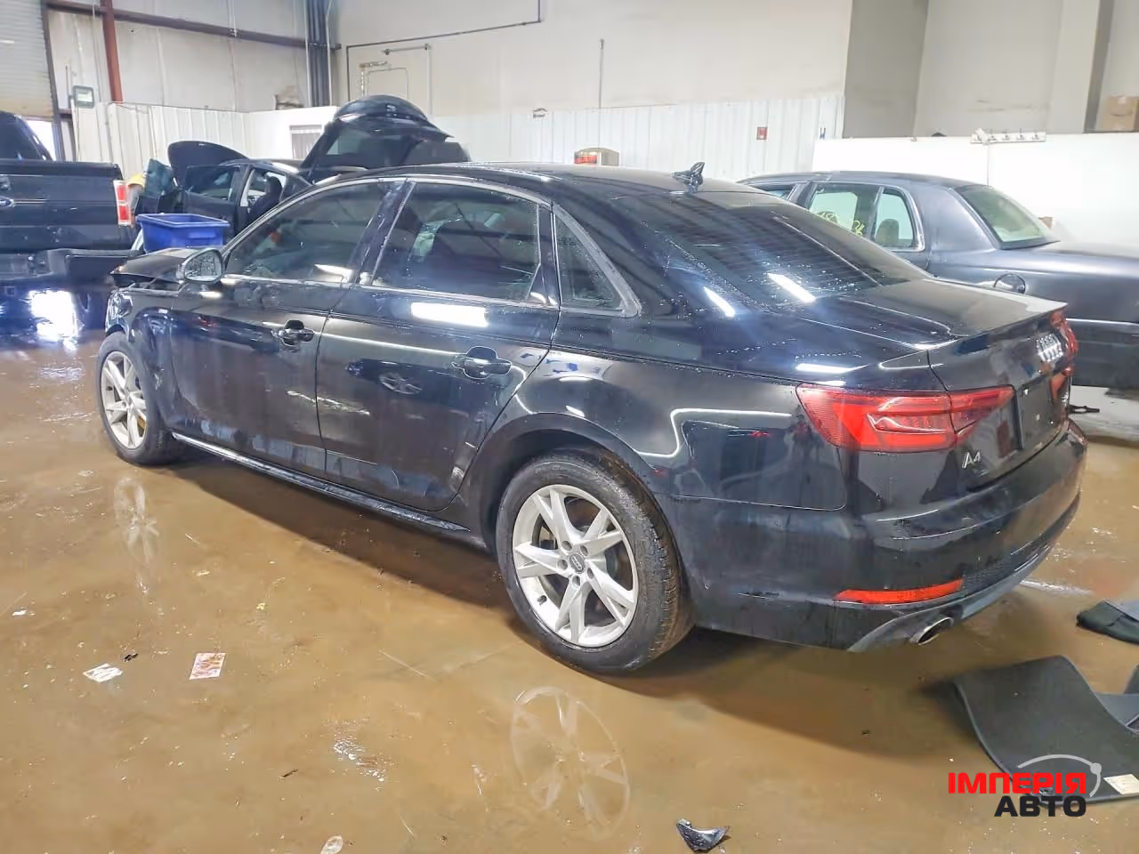 Audi A4 - фото 4