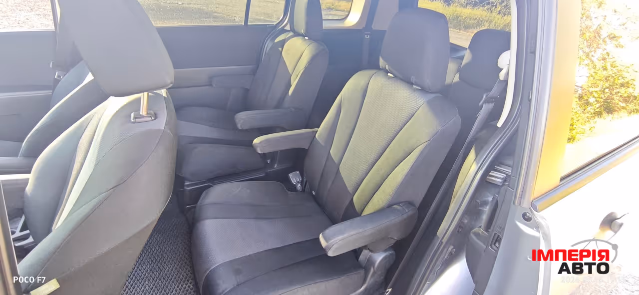 Mazda 5 - фото 7