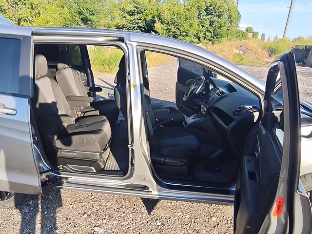 Mazda 5 - фото 5
