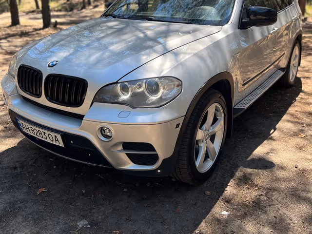 BMW X5 - фото 1
