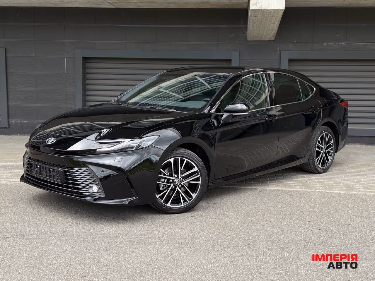Toyota Camry - фото 2