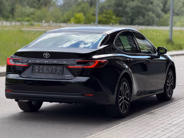 Toyota Camry - фото 5