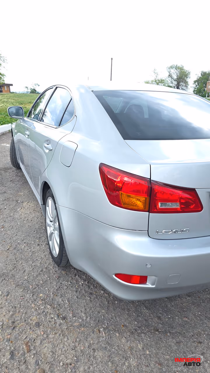Lexus IS - фото 7