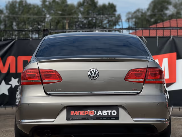 Volkswagen Passat - фото 5