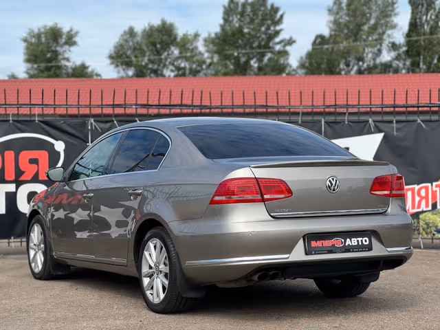 Volkswagen Passat - фото 4