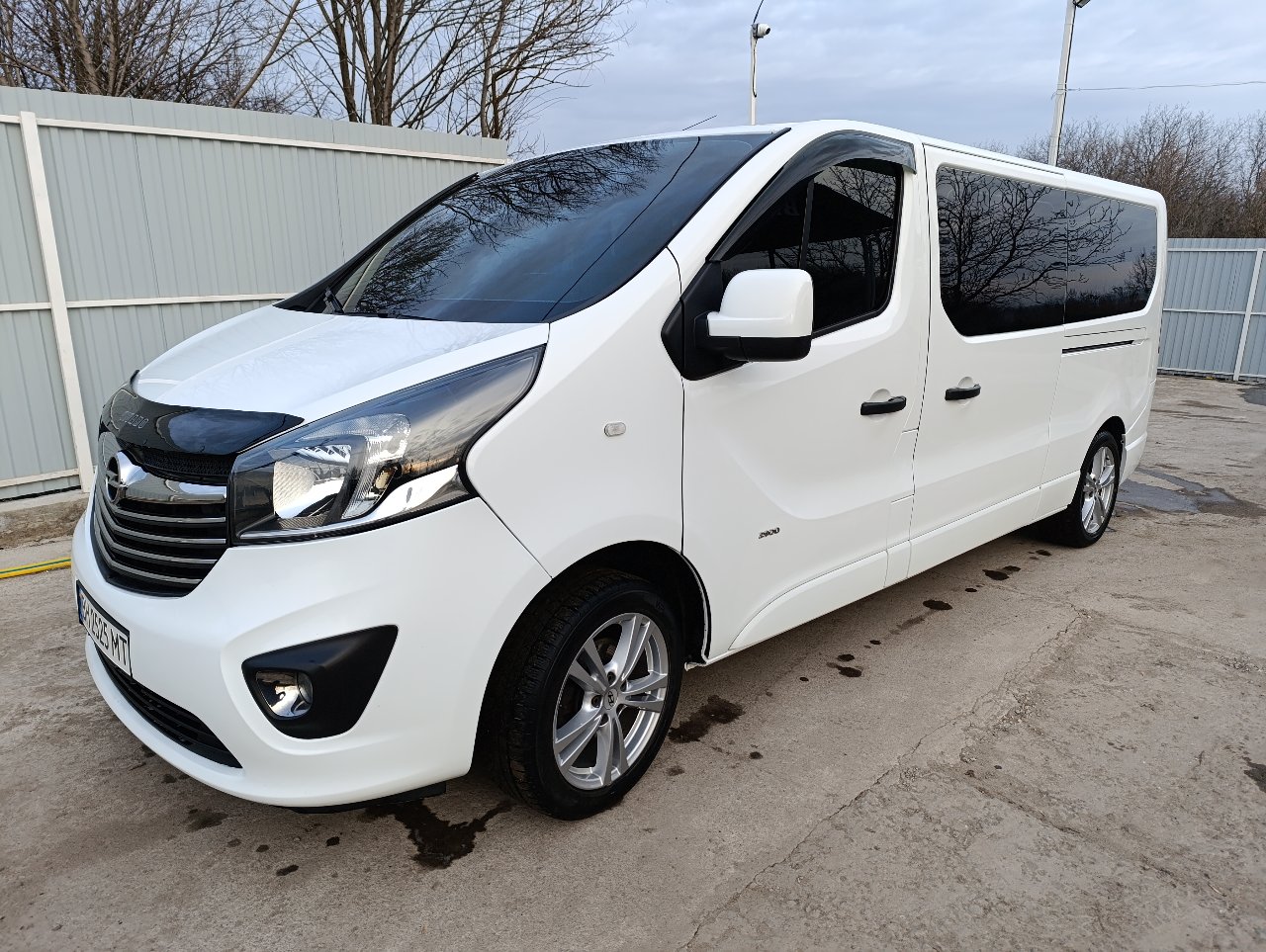 Opel Vivaro - фото 1