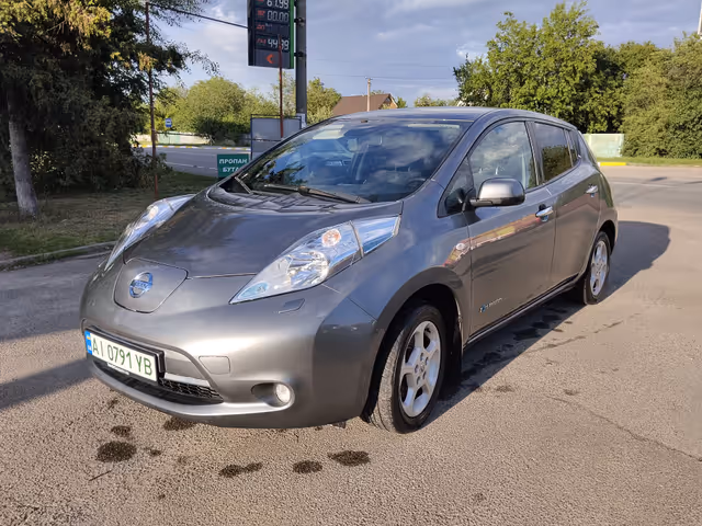 Nissan Leaf - фото 2