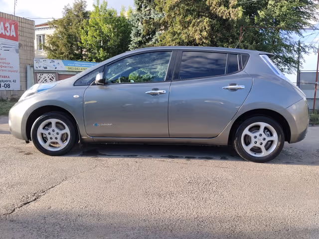 Nissan Leaf - фото 4